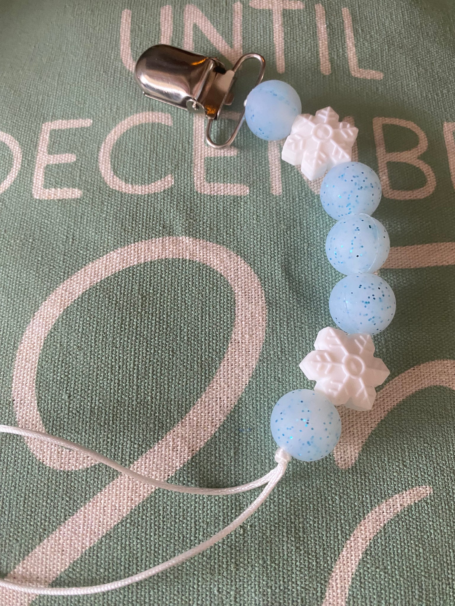 Blue Snowflake Pacifier Clip P31