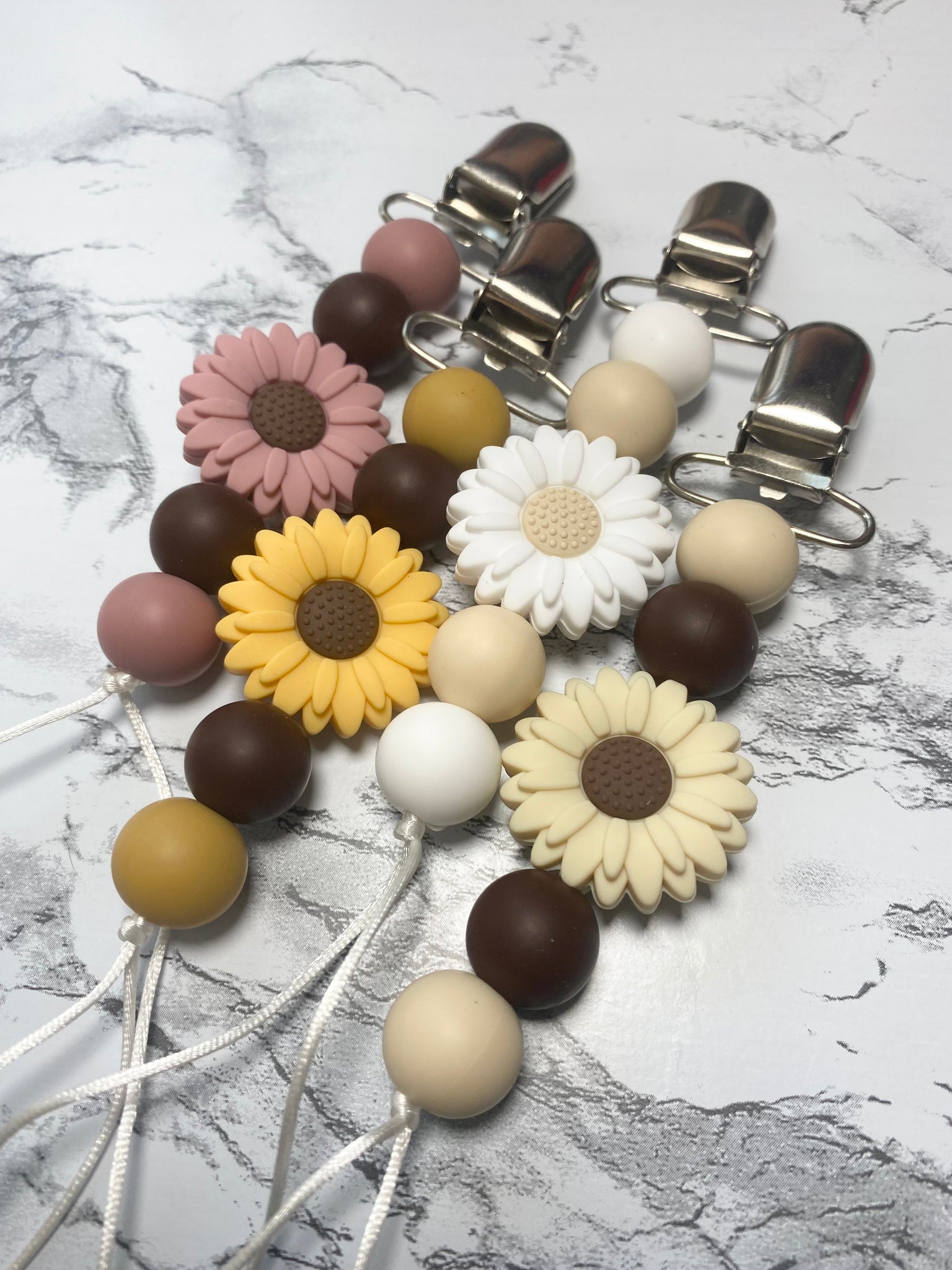 Daisy Pacifier Clip